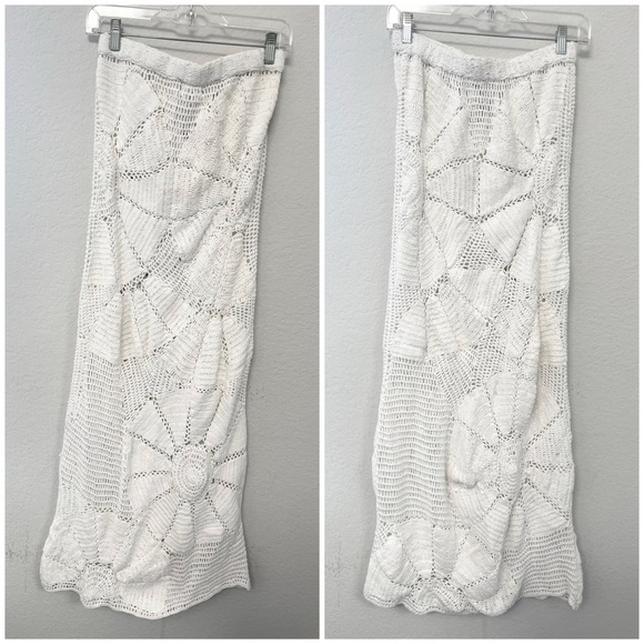 RAHI White Crochet Cover Up Skirt Size Small - Picture 2 of 3